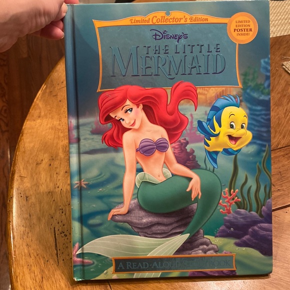 Limited Collector’s Edition Disney’s The Little Mermaid🐚A Read-Aloud Storybook - Picture 5 of 7